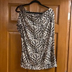 Cute off shoulder top!